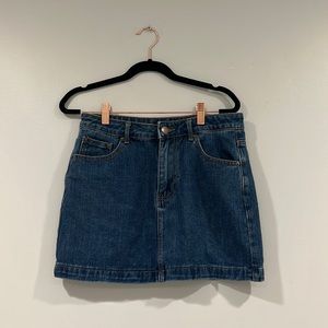 Women’s Forever 21 Jean skirt , size medium 91% cotton 6% rayon 3% other fibers
